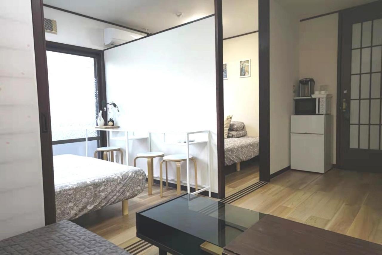 Kiki Househ --self Check-in -- Number & Password Is In The Following Email Appartement *